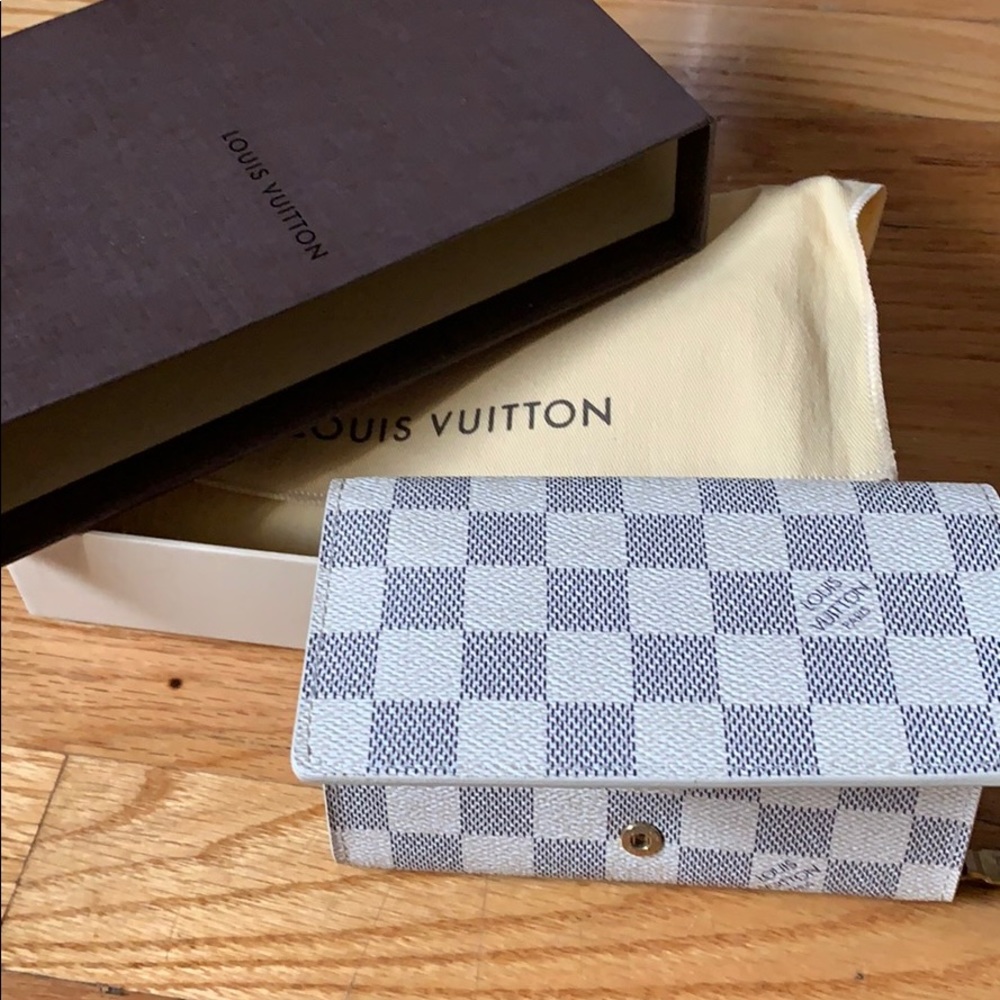 Wallet - Picture 4 of 5